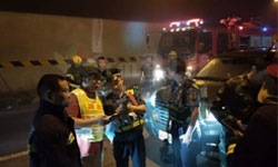 滬昆高速懷化段隧道發(fā)生貨車追尾起火，滯留人員依據(jù)隧道應(yīng)急疏散燈具安全疏散
